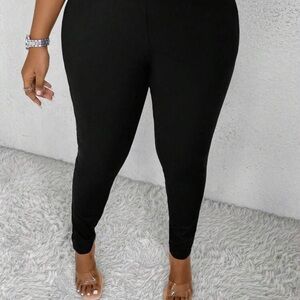 High Waisted Leggings with Slanted Pockets